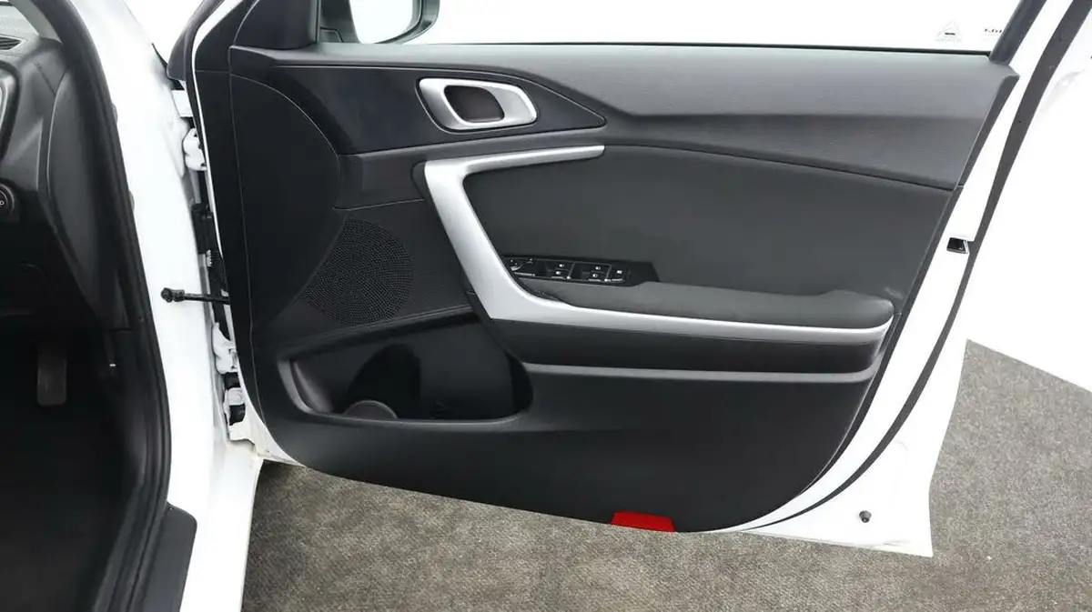 2021-kia-ceed-10-t-gdi-2-hatchback-big-14