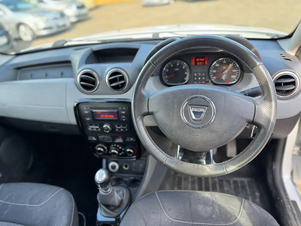 2014-dacia-duster-15d-laureate-110-110bhp-4x4-big-10