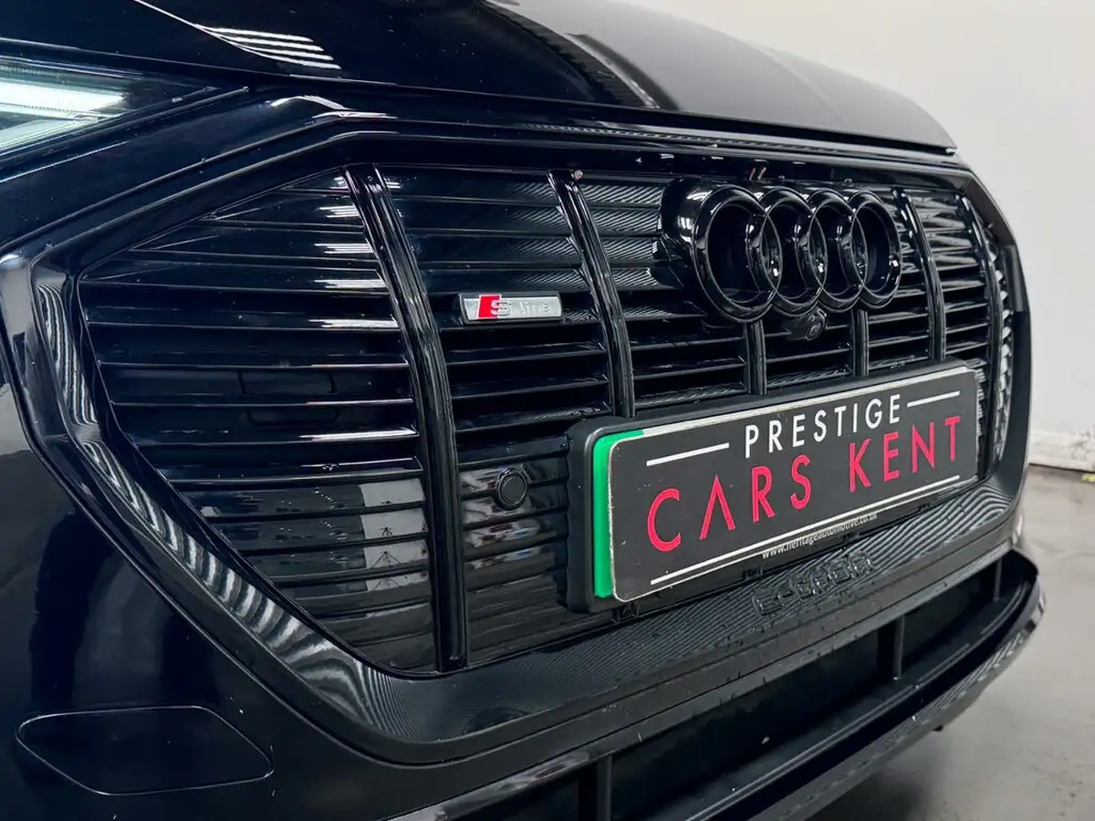 2022-audi-e-tron-50e-black-edition-station-wagon-big-13