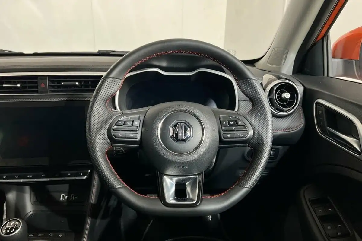 2024-mg-zs-suv-15-vti-tech-exclusive-big-11