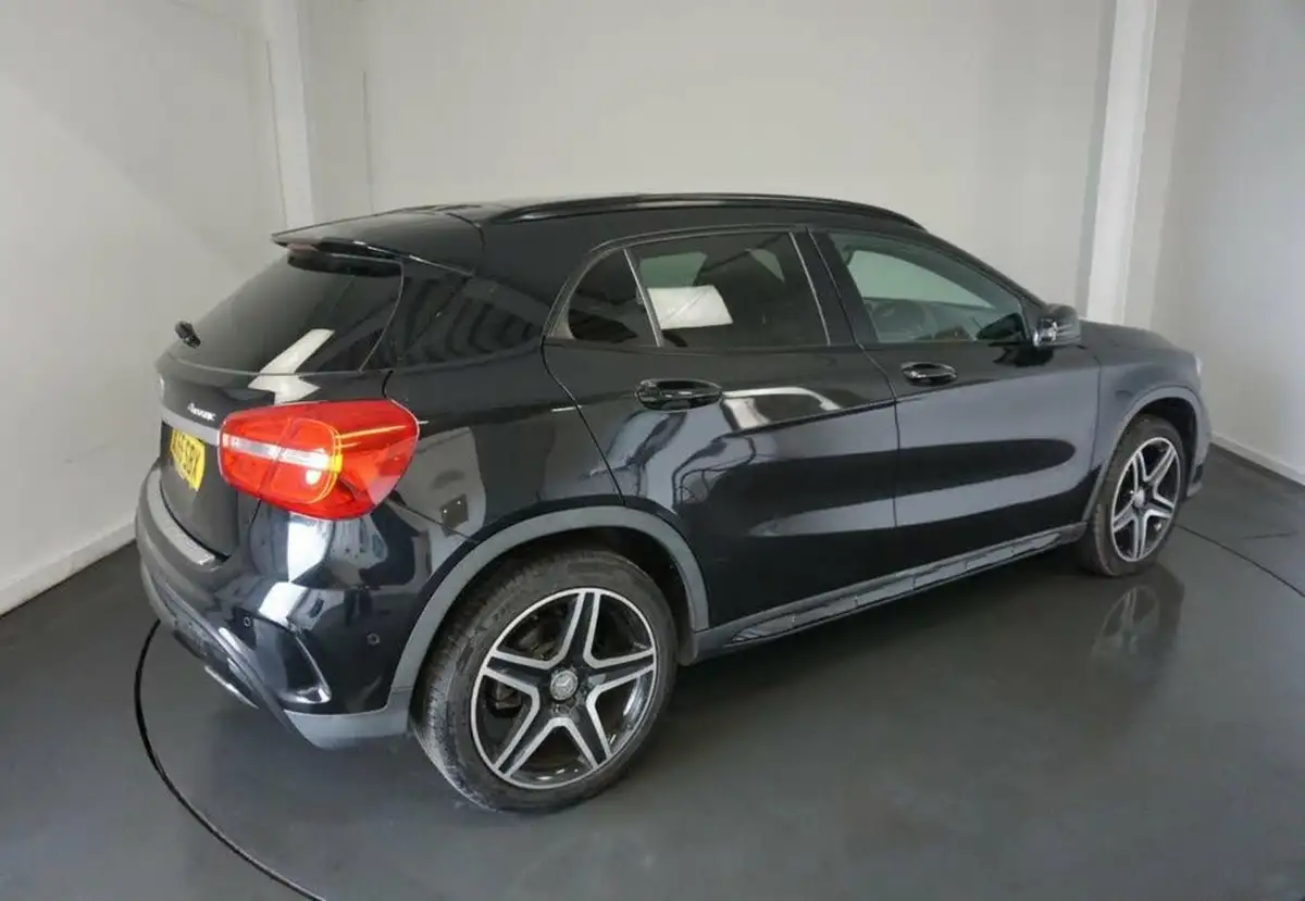 2015-mercedes-benz-gla-class-20-amg-line-premium-plus-big-12