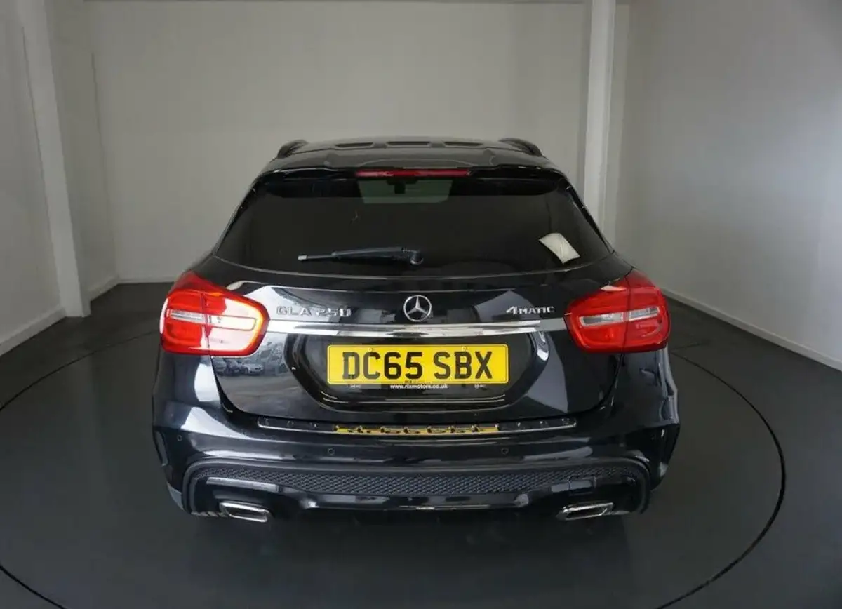 2015-mercedes-benz-gla-class-20-amg-line-premium-plus-big-8