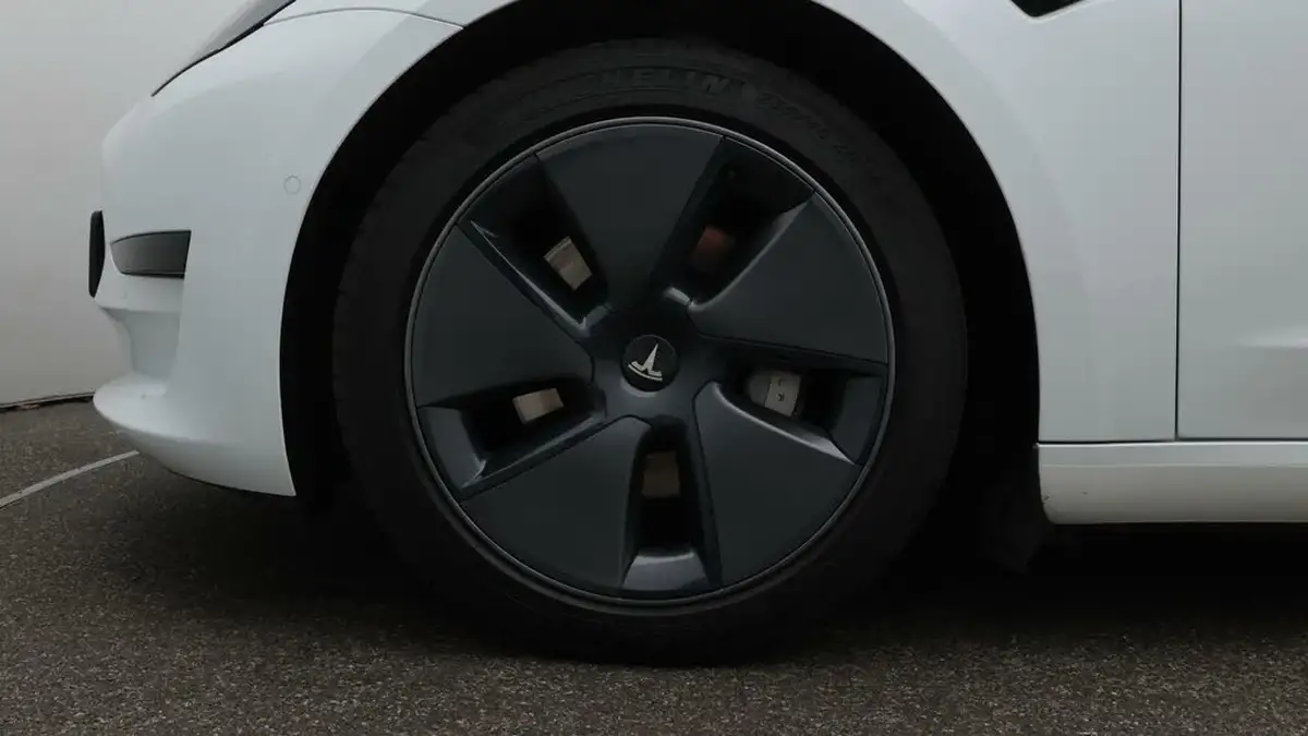 2021-tesla-model-3-e-standard-plus-big-18