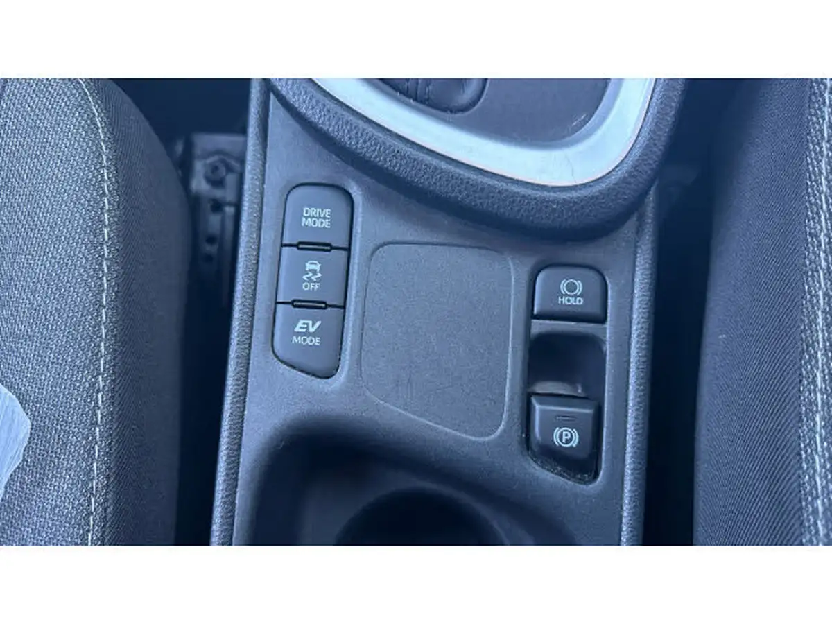 2023-toyota-yaris-cross-15-vvt-i-design-big-29