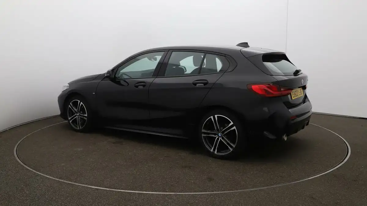 2022-bmw-1-series-15-118i-m-sport-lcp-big-29