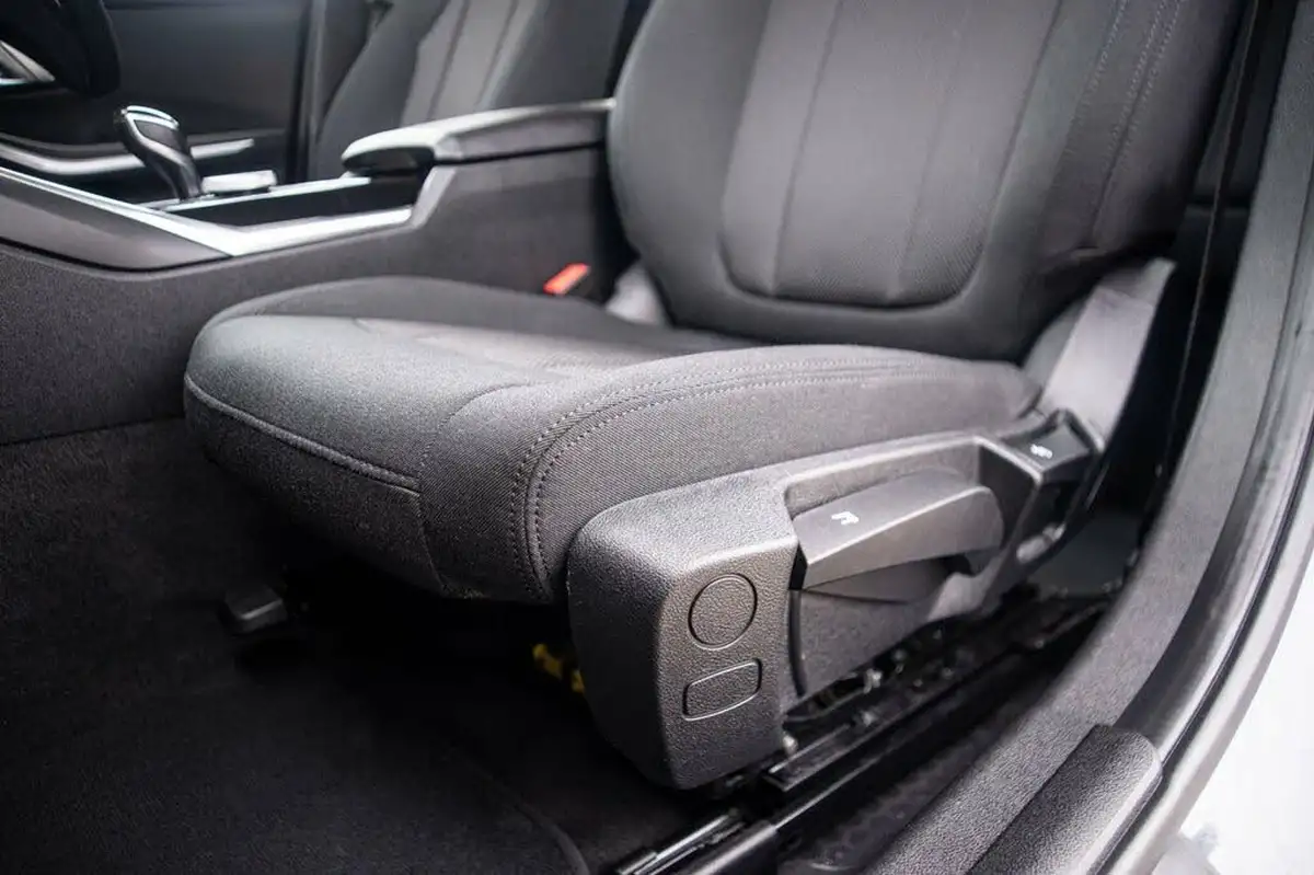 2021-bmw-3-series-20-330e-se-pro-touring-5d-big-24