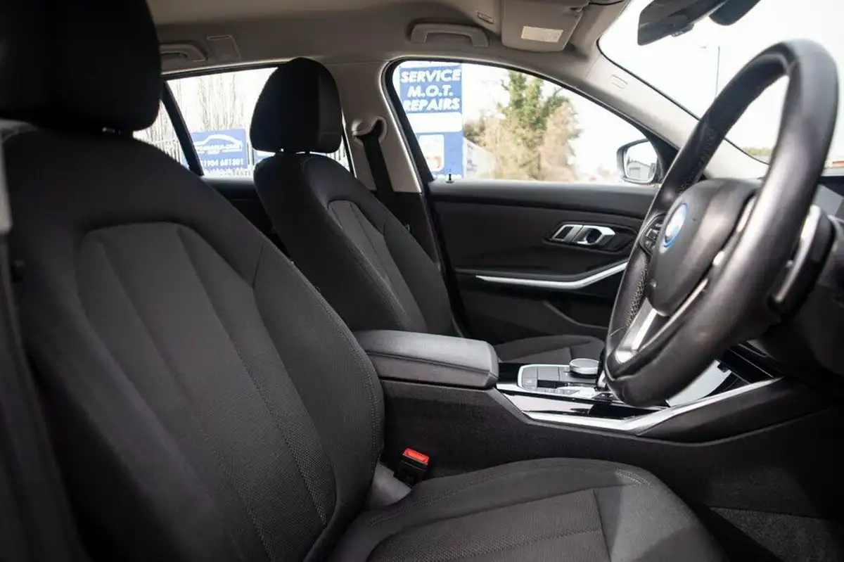 2021-bmw-3-series-20-330e-se-pro-touring-5d-big-28