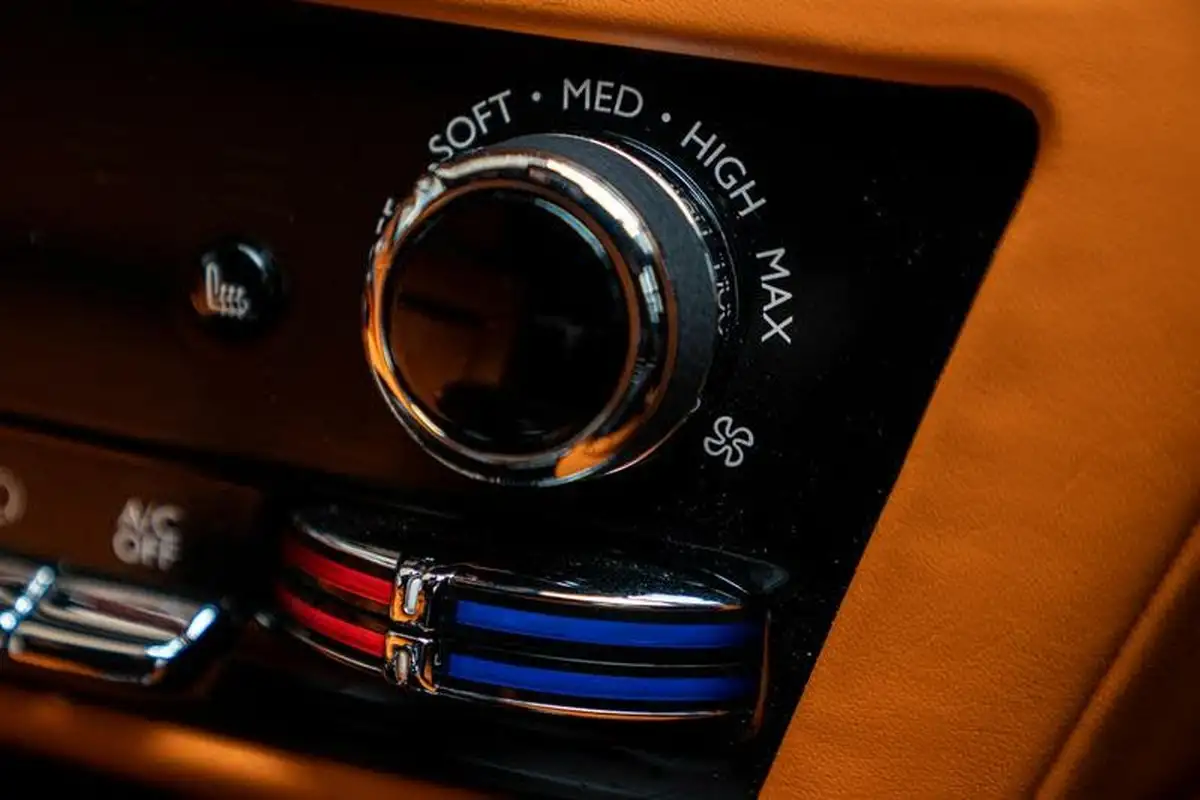 2021-rolls-royce-ghost-675-big-58