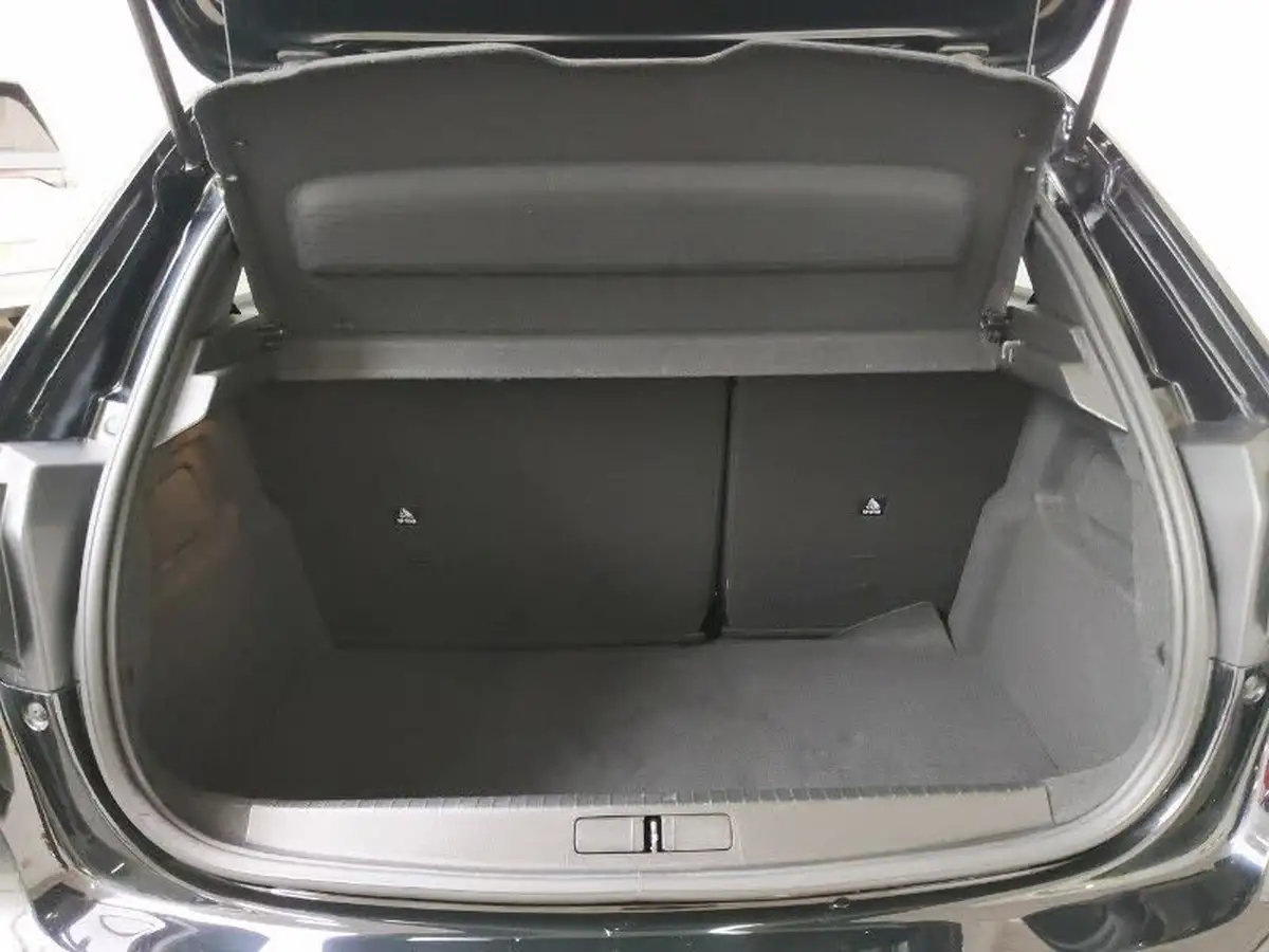 2023-peugeot-208-12-puretech-allure-premium-100ps-eat8-big-7