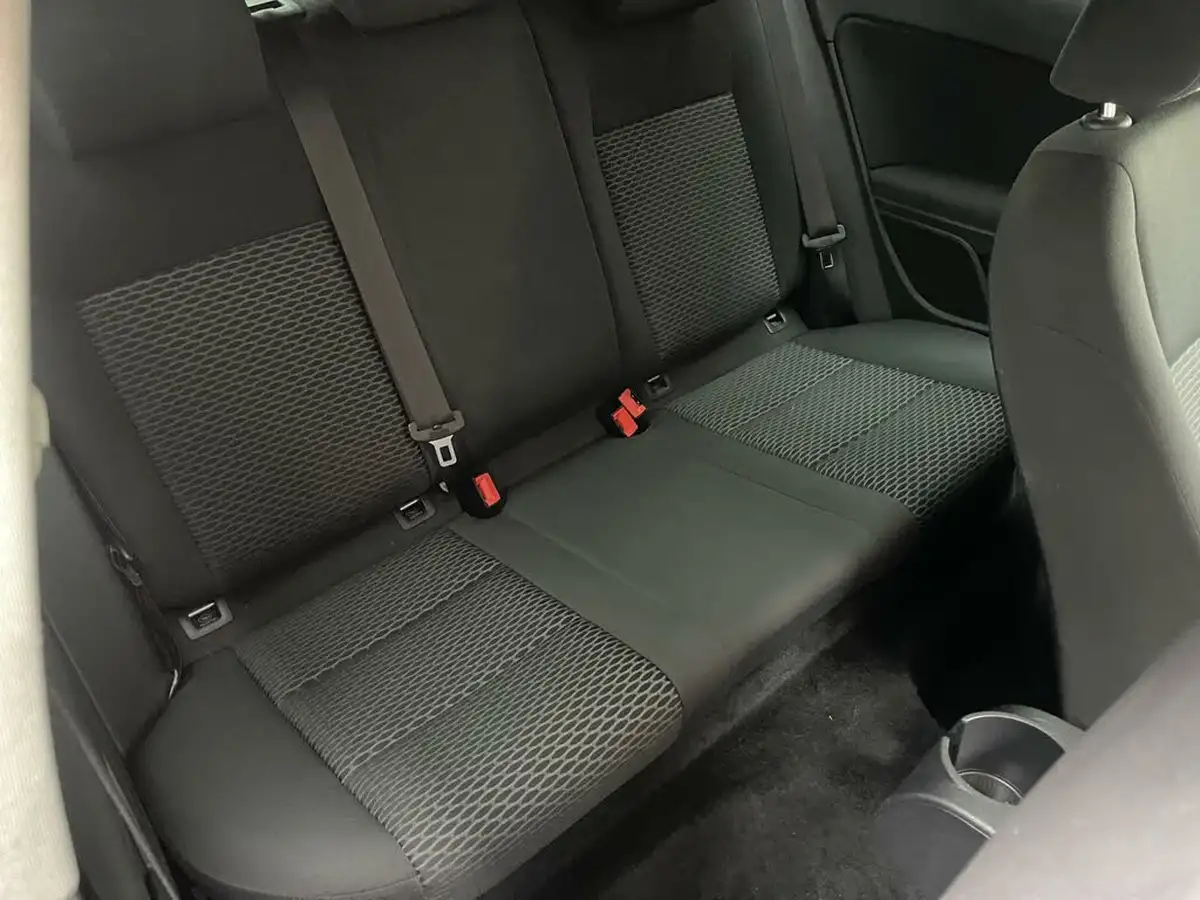 2011-volkswagen-golf-12-tsi-s-3d-big-16