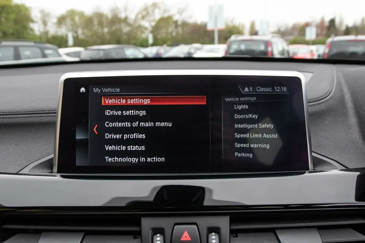 2022-bmw-x1-20-sdrive20i-xline-big-27