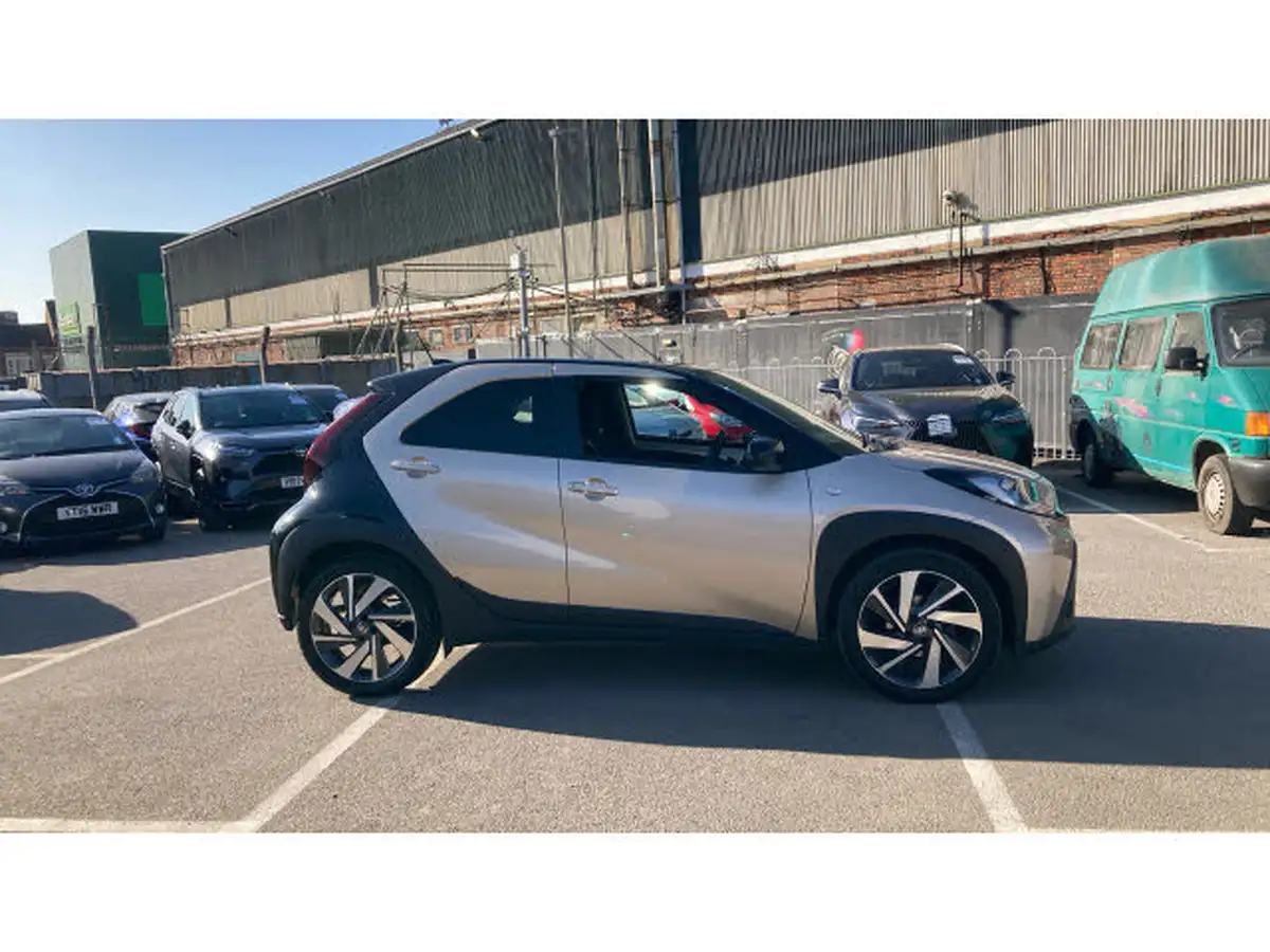 2022-toyota-aygo-x-10-vvt-i-edge-cvt-big-15