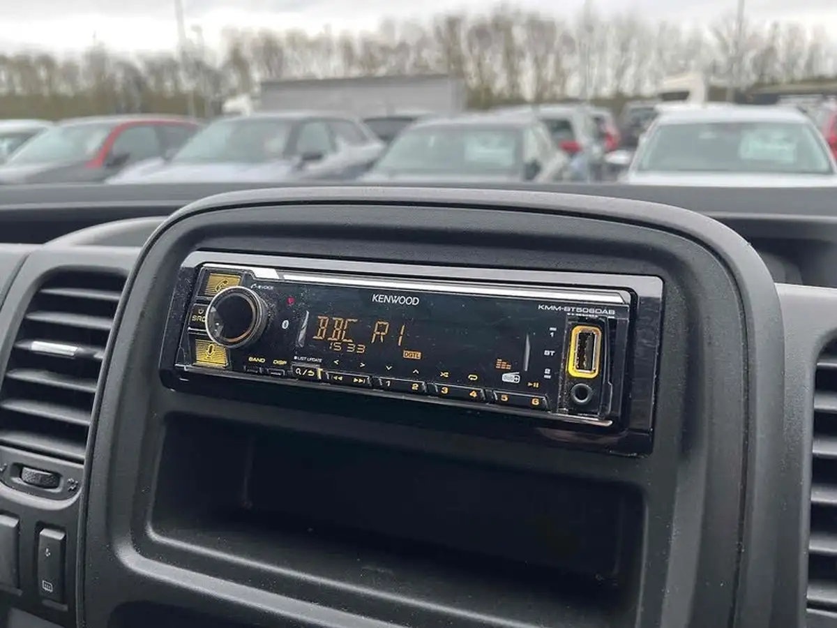 2021-renault-trafic-20dci-ll30-energy-120-business-panel-big-4