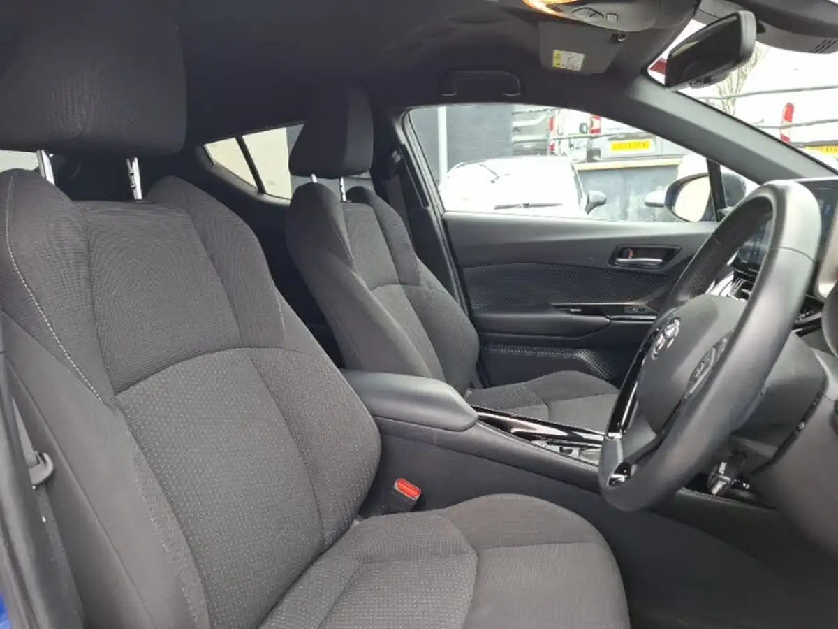 2019-toyota-c-hr-18-vvt-i-dynamic-big-17