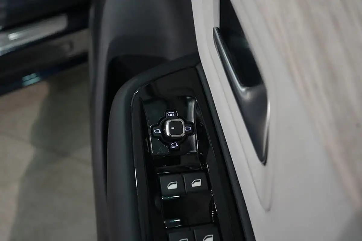 2024-citroen-c5-x-16-puretech-hypnos-big-28