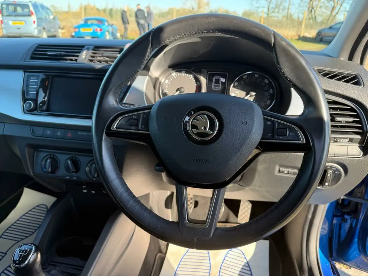 2017-skoda-fabia-10-tsi-colour-edition-big-19
