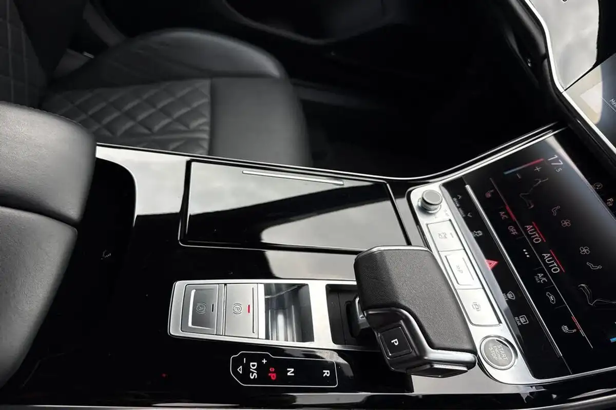 2022-audi-a8-30-50-tdi-black-edition-big-19