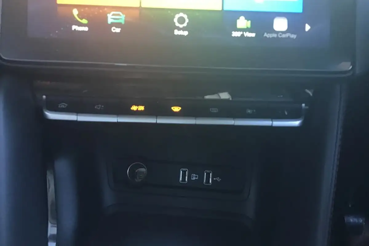 2022-mg-zs-suv-15-vti-tech-exclusive-big-13