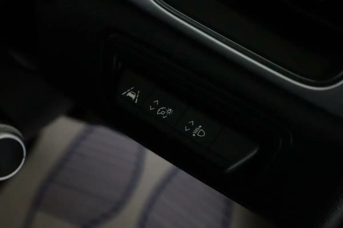 2021-renault-captur-10-tce-s-edition-90ps-big-17