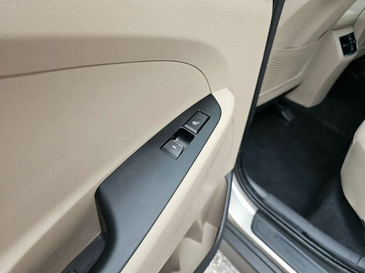 2016-hyundai-tucson-20crdi-premium-se-136ps-auto-big-11