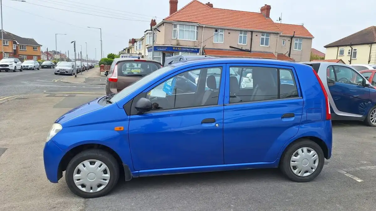 2003-daihatsu-charade-10-el-5d-auto-big-8