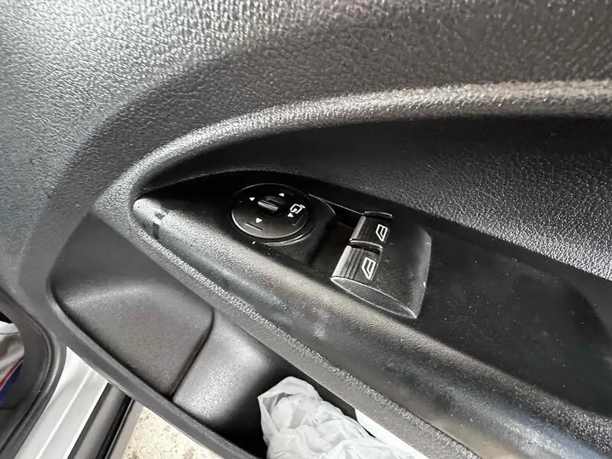 2017-ford-transit-connect-15tdci-l2-240-limited-big-46