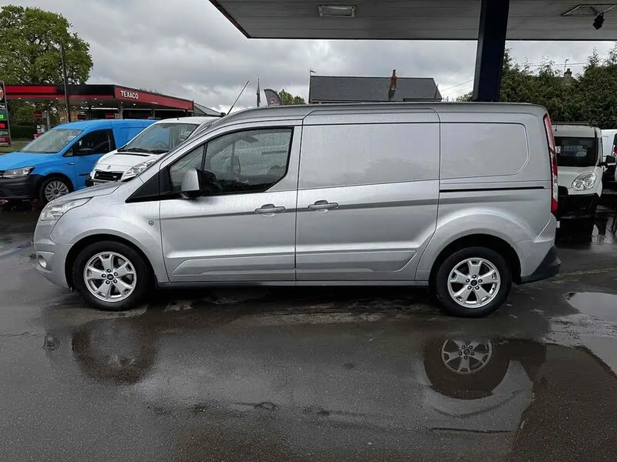 2017-ford-transit-connect-15tdci-l2-240-limited-big-4
