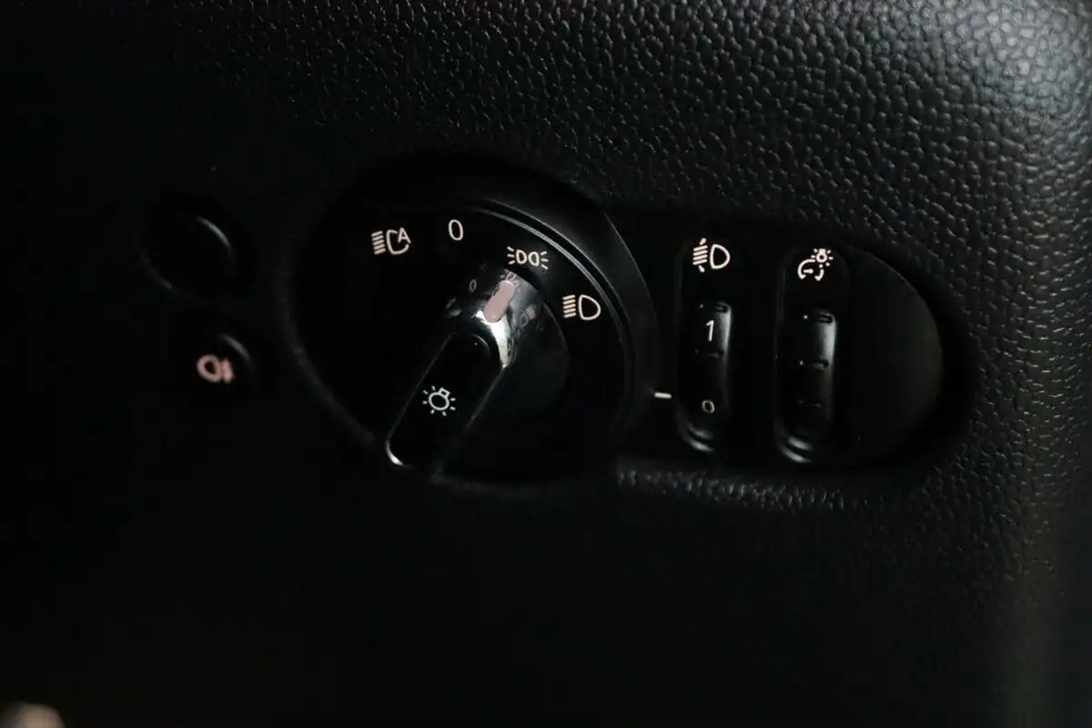 2022-mini-cooper-15-cooper-sport-hatchback-5d-auto-big-21