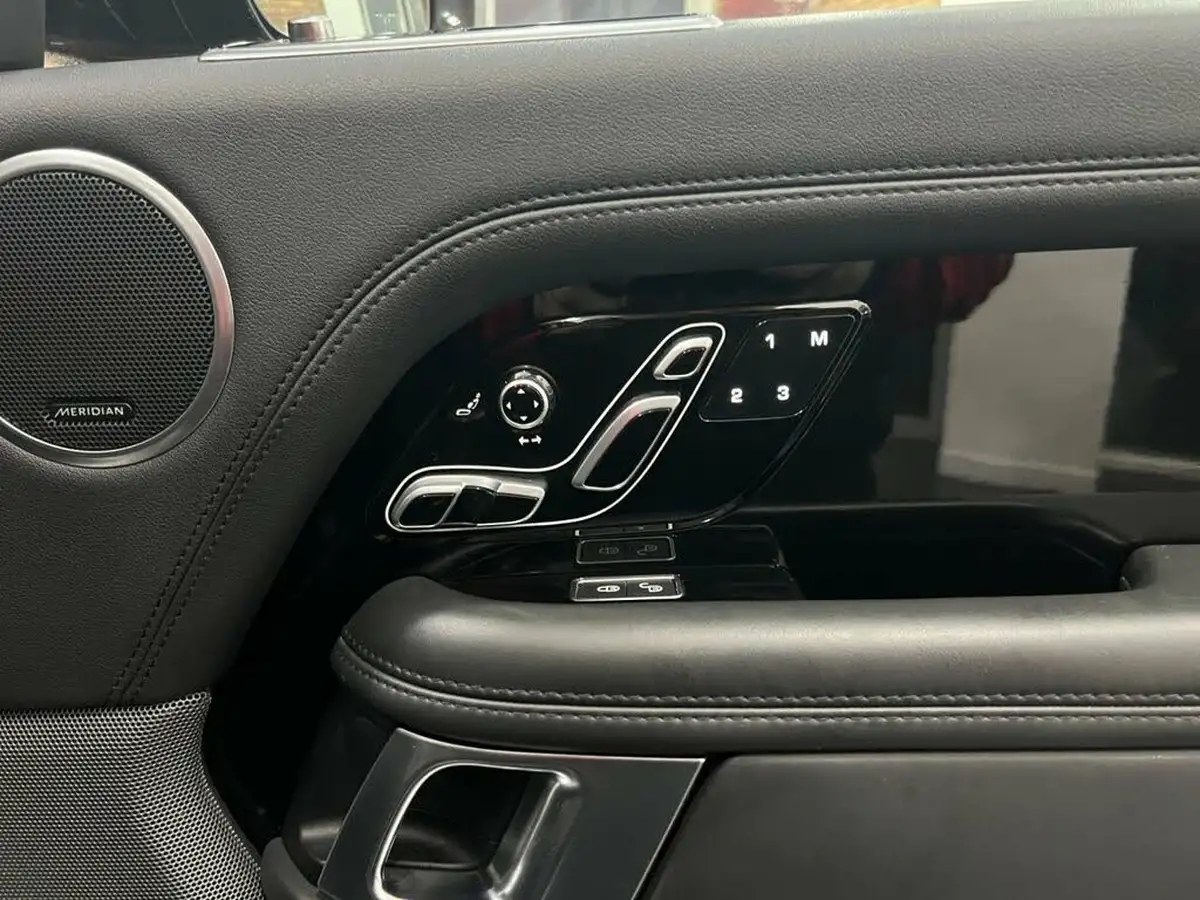 2018-land-rover-range-rover-30tdv6-vogue-big-54