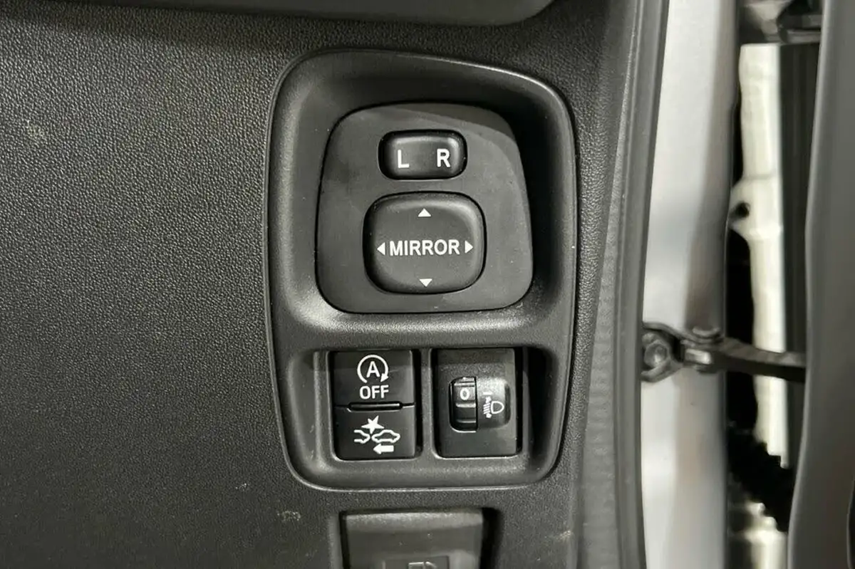 2021-toyota-aygo-10-vvt-i-x-play-tss-big-32