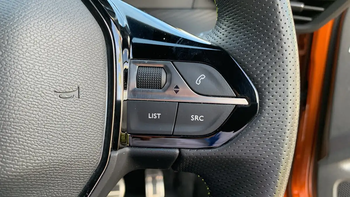 2021-peugeot-2008-suv-e-gt-premium-big-23