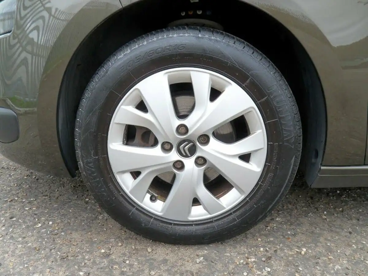 2015-citroen-c4-picasso-16e-hdi-vtr-115ps-big-35