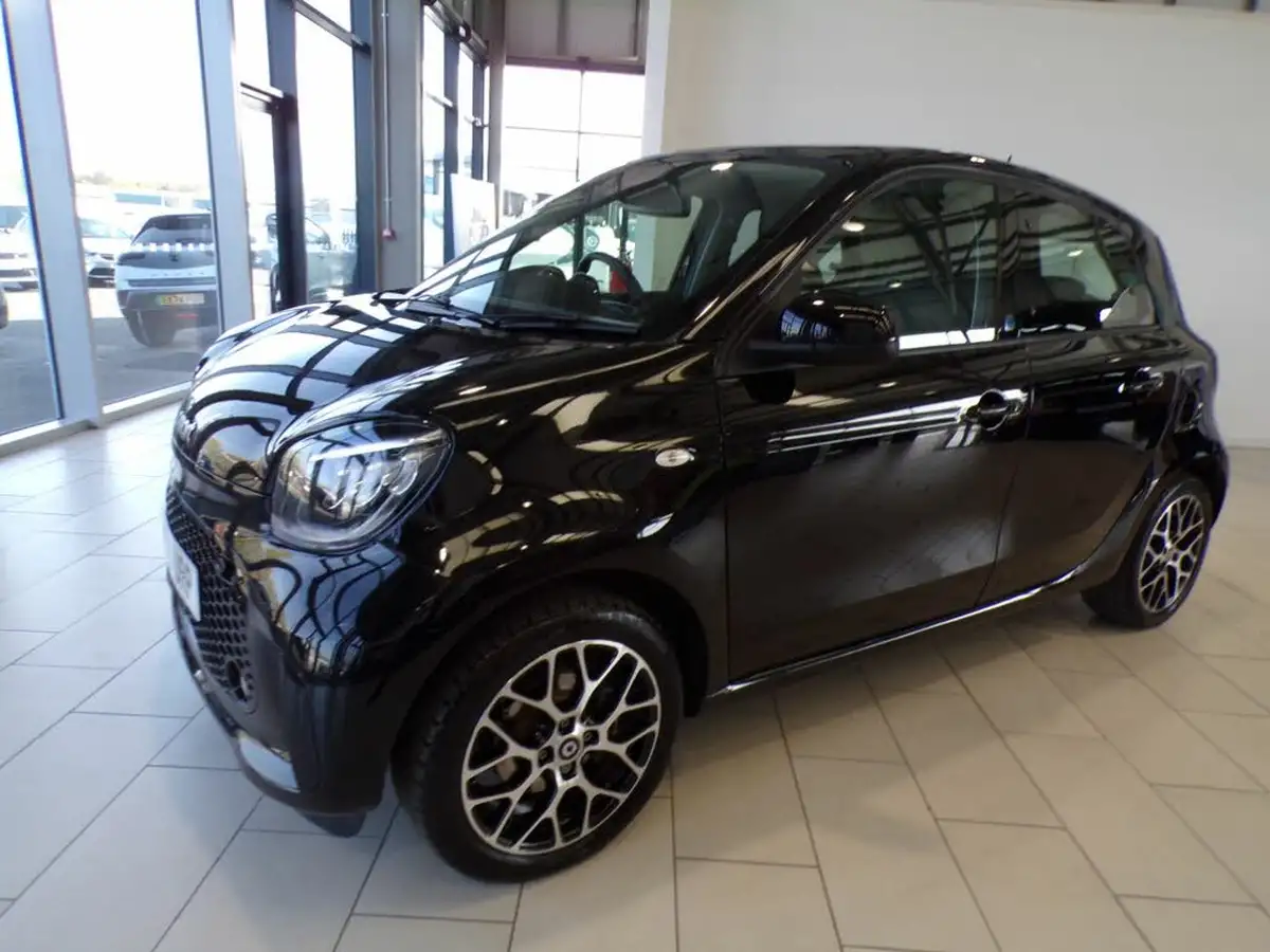 2020-smart-forfour-eq-prime-exclusive-big-1