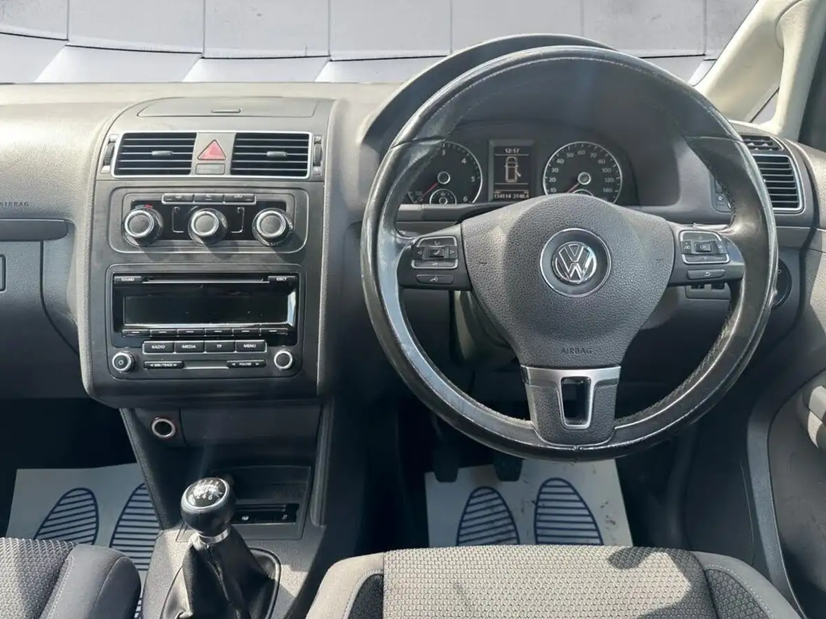 2013-volkswagen-touran-20td-se-big-13