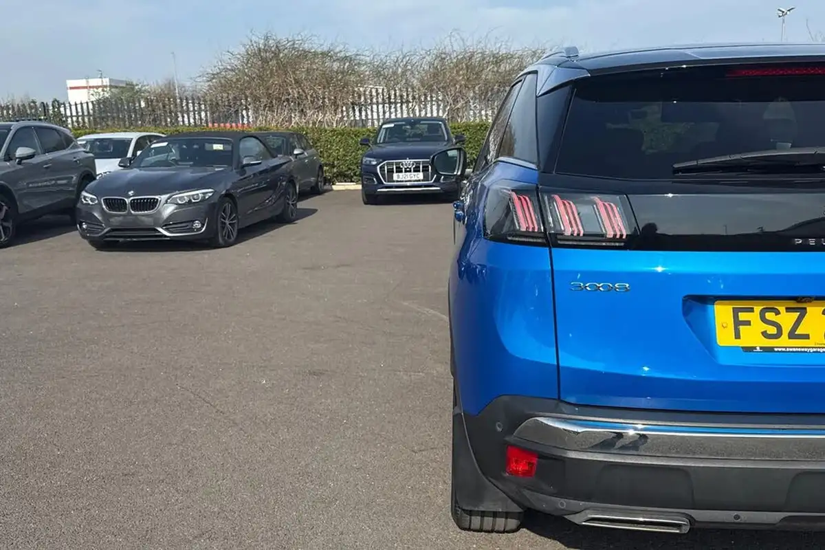 2021-peugeot-3008-suv-12-puretech-gt-big-37