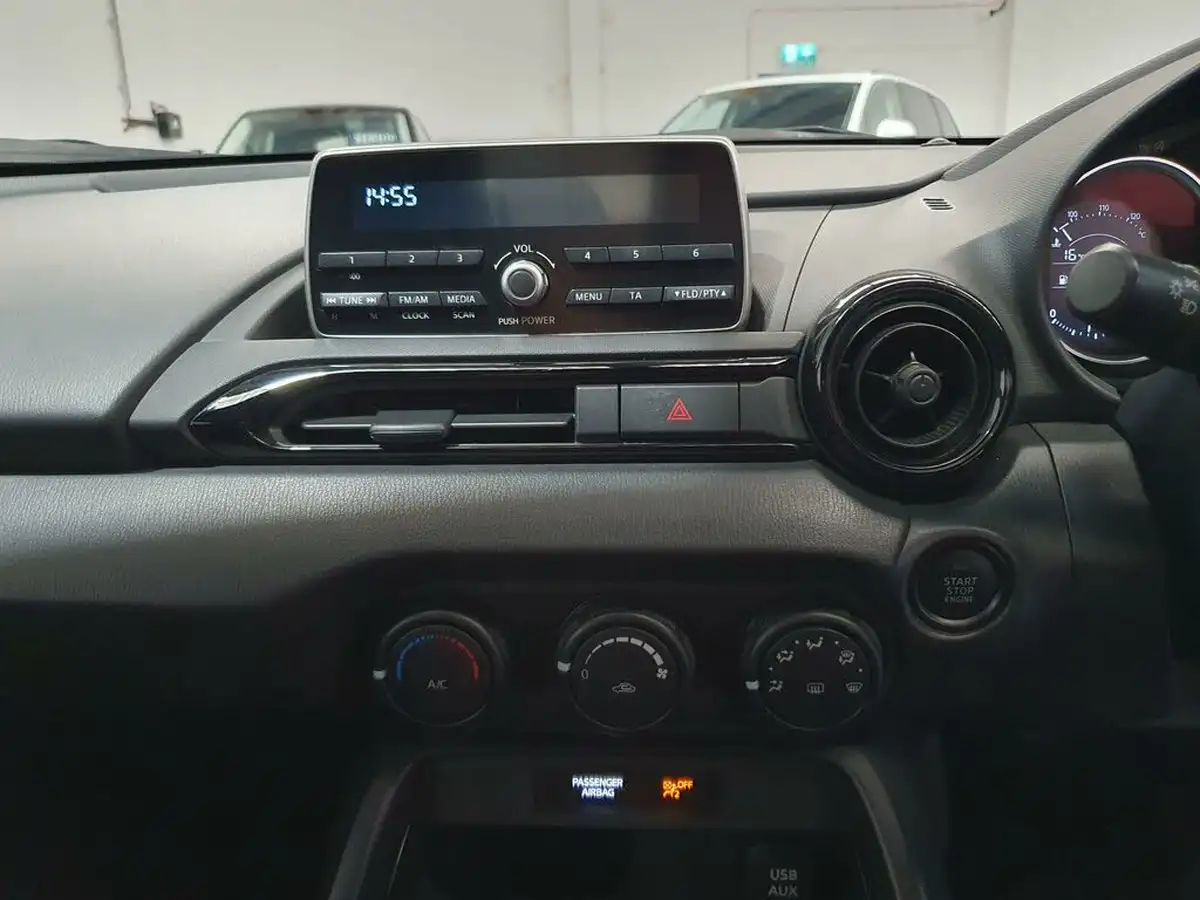 2016-mazda-mx-5-15-se-big-10