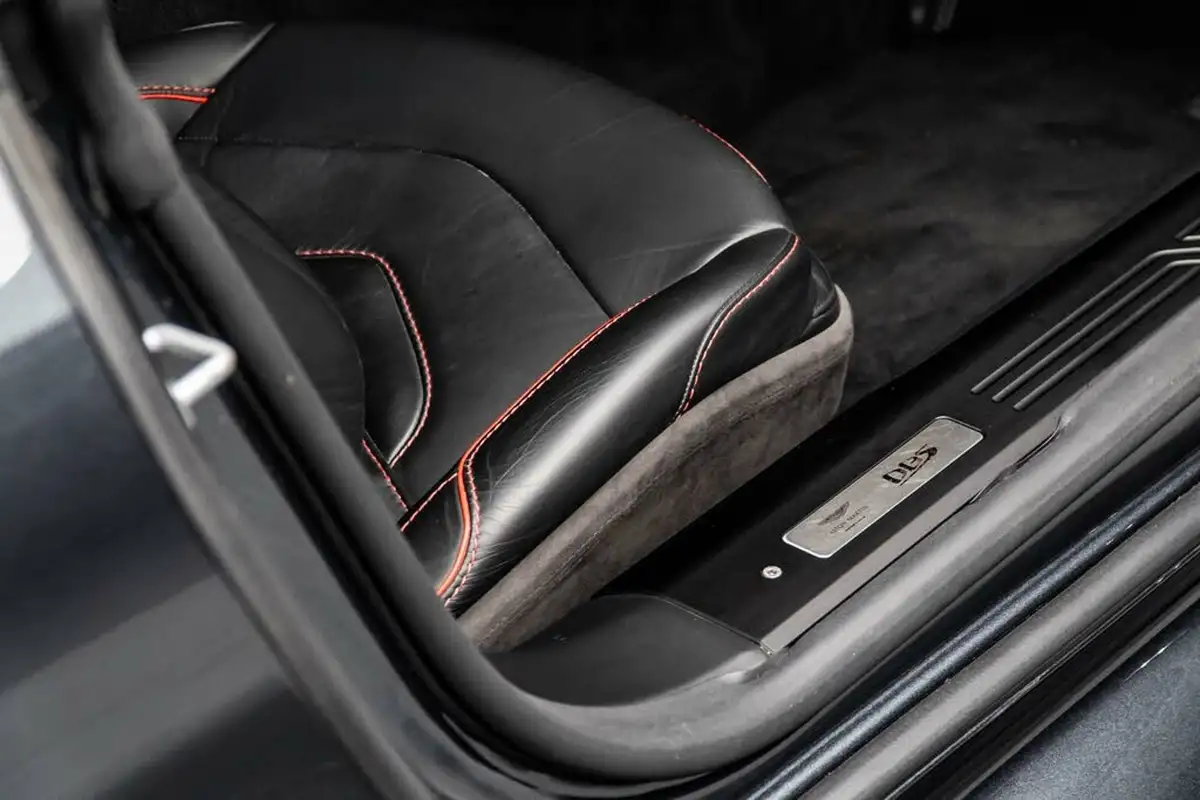 2019-aston-martin-dbs-52-v12-superleggera-big-38
