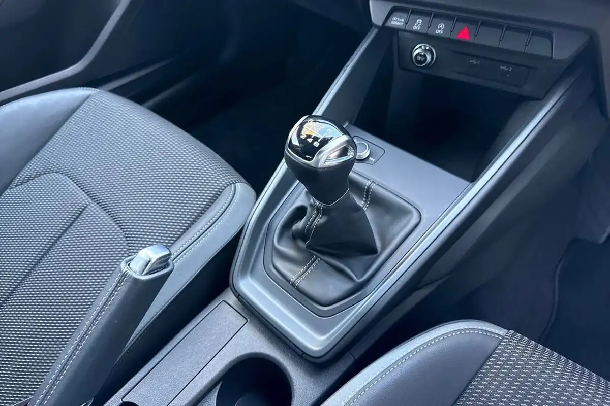 2024-audi-a1-10-30-tfsi-black-edition-116ps-big-22
