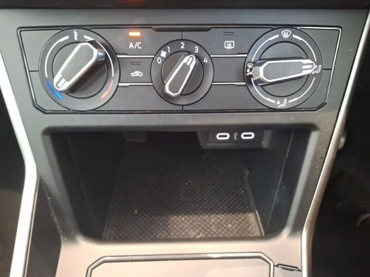 2023-volkswagen-polo-10-life-big-14