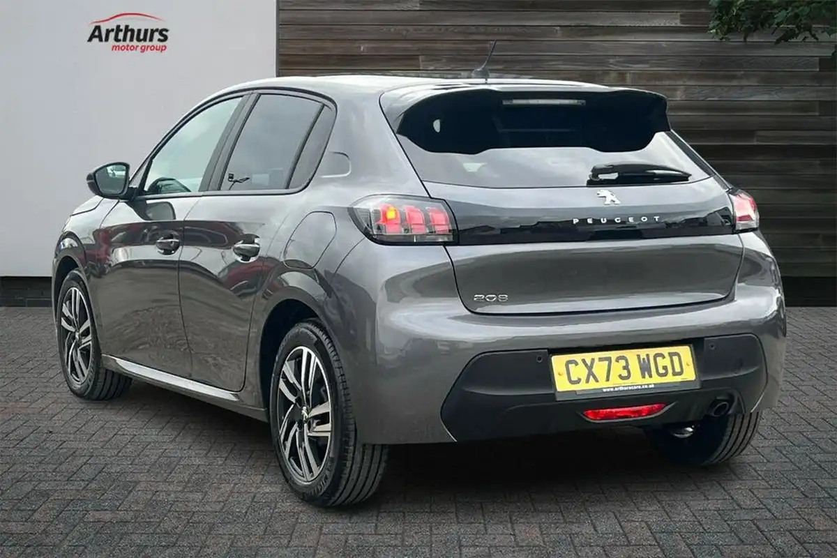 2023-peugeot-208-12-puretech-active-premium-100ps-eat8-big-4