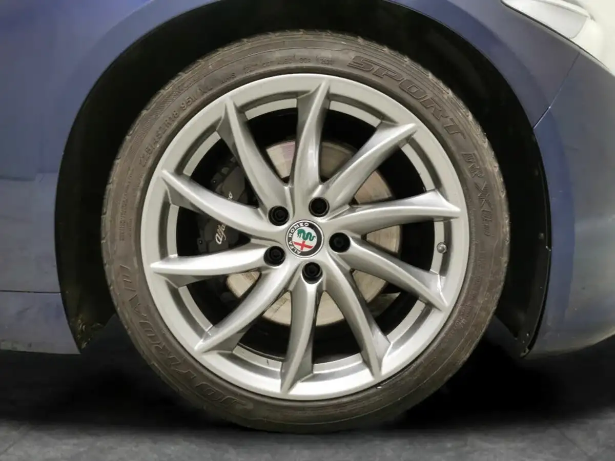 2018-alfa-romeo-giulia-20-veloce-big-31