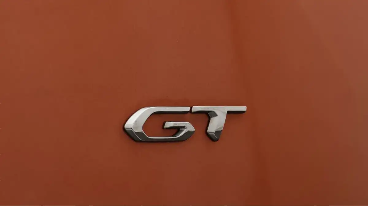 2022-peugeot-2008-suv-12-puretech-gt-big-23