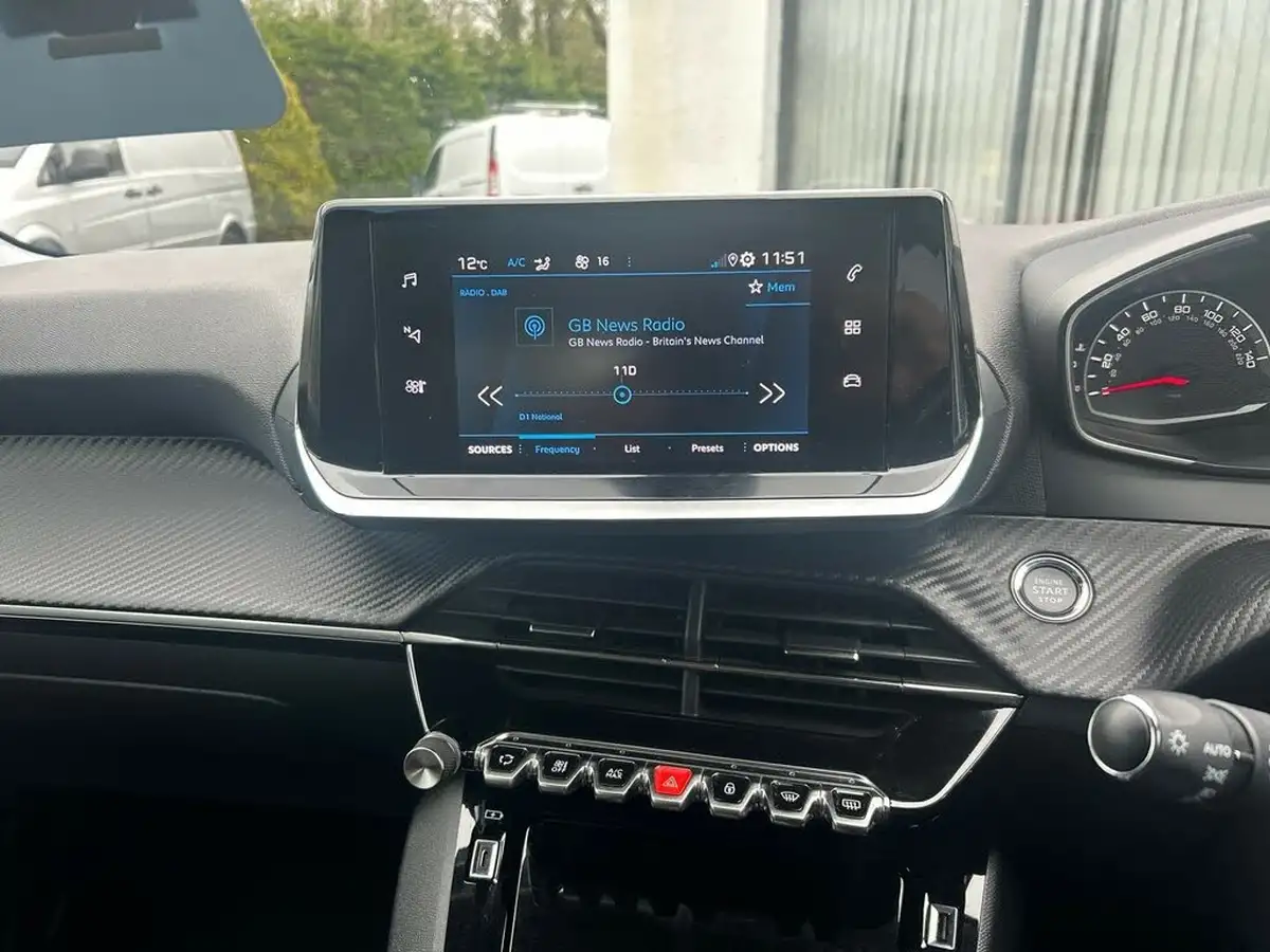 2020-peugeot-208-12-puretech-allure-130bhp-eat8-big-14