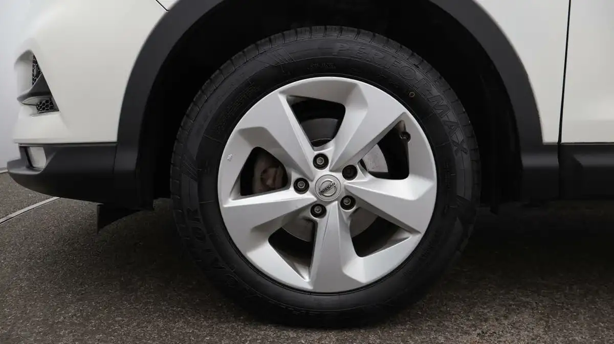 2020-nissan-qashqai-13-dig-t-acenta-premium-160ps-big-18