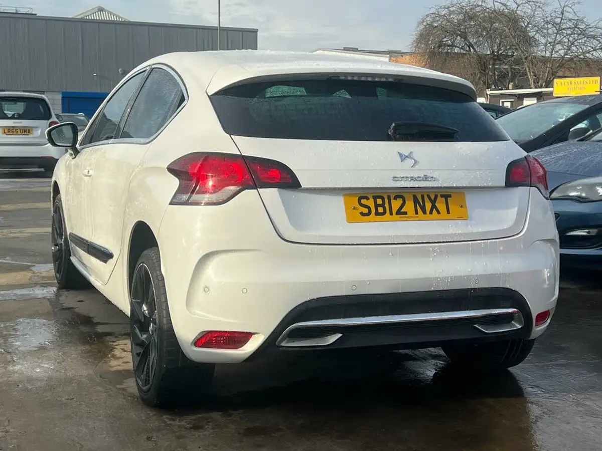 2012-citroen-ds4-16-dsport-big-6