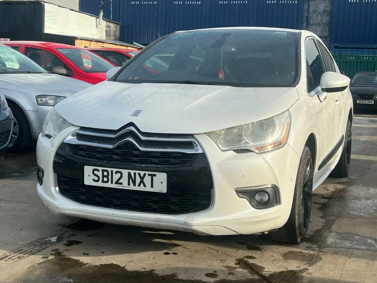 2012-citroen-ds4-16-dsport-big-2
