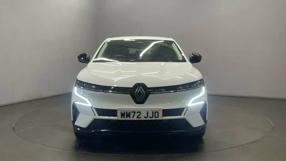 2022-renault-megane-e-tech-e-equilibre-big-2