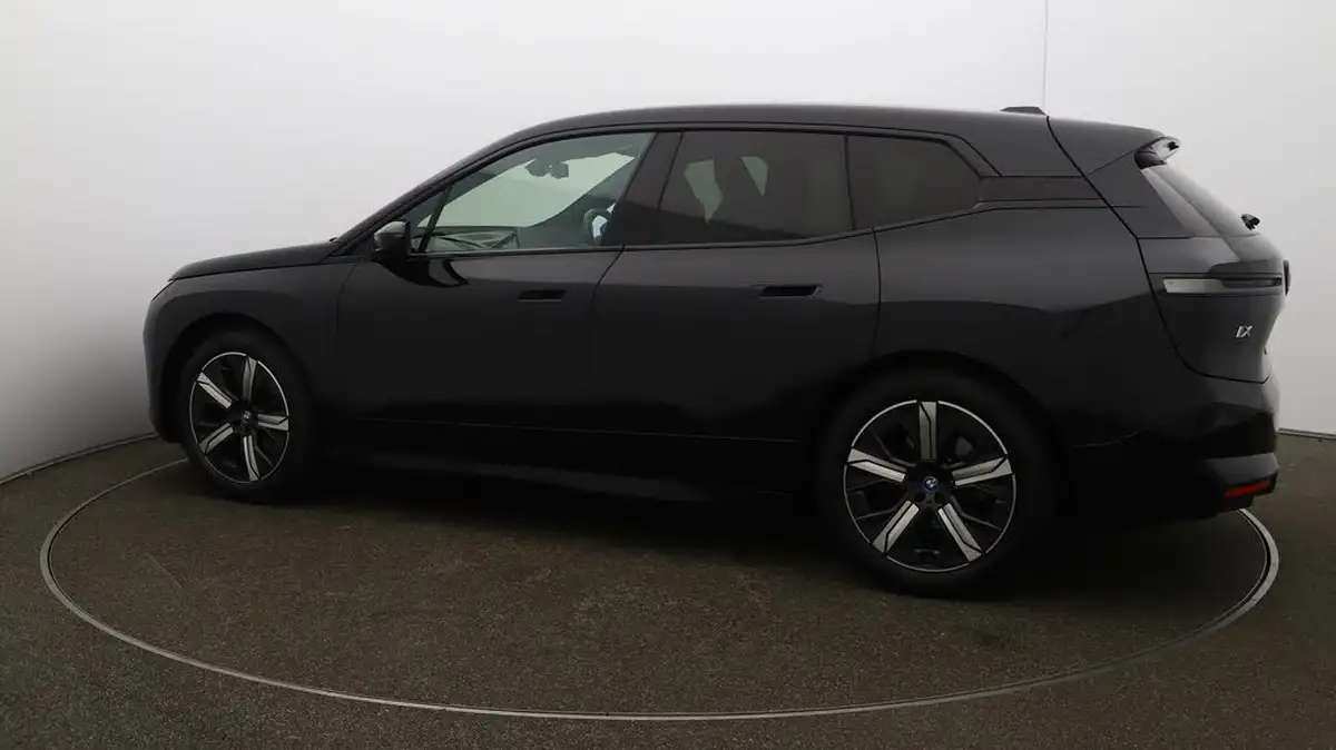 2022-bmw-ix-e-xdrive-40-m-sport-big-39