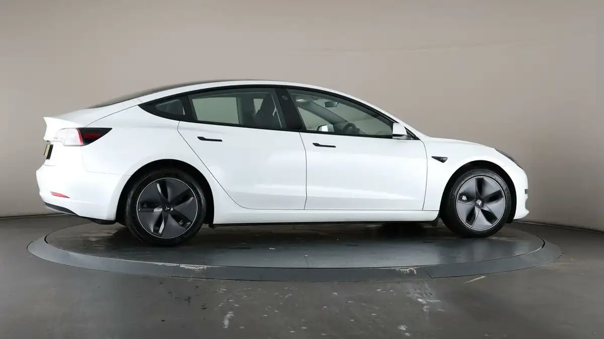 2021-tesla-model-3-e-long-range-awd-big-55