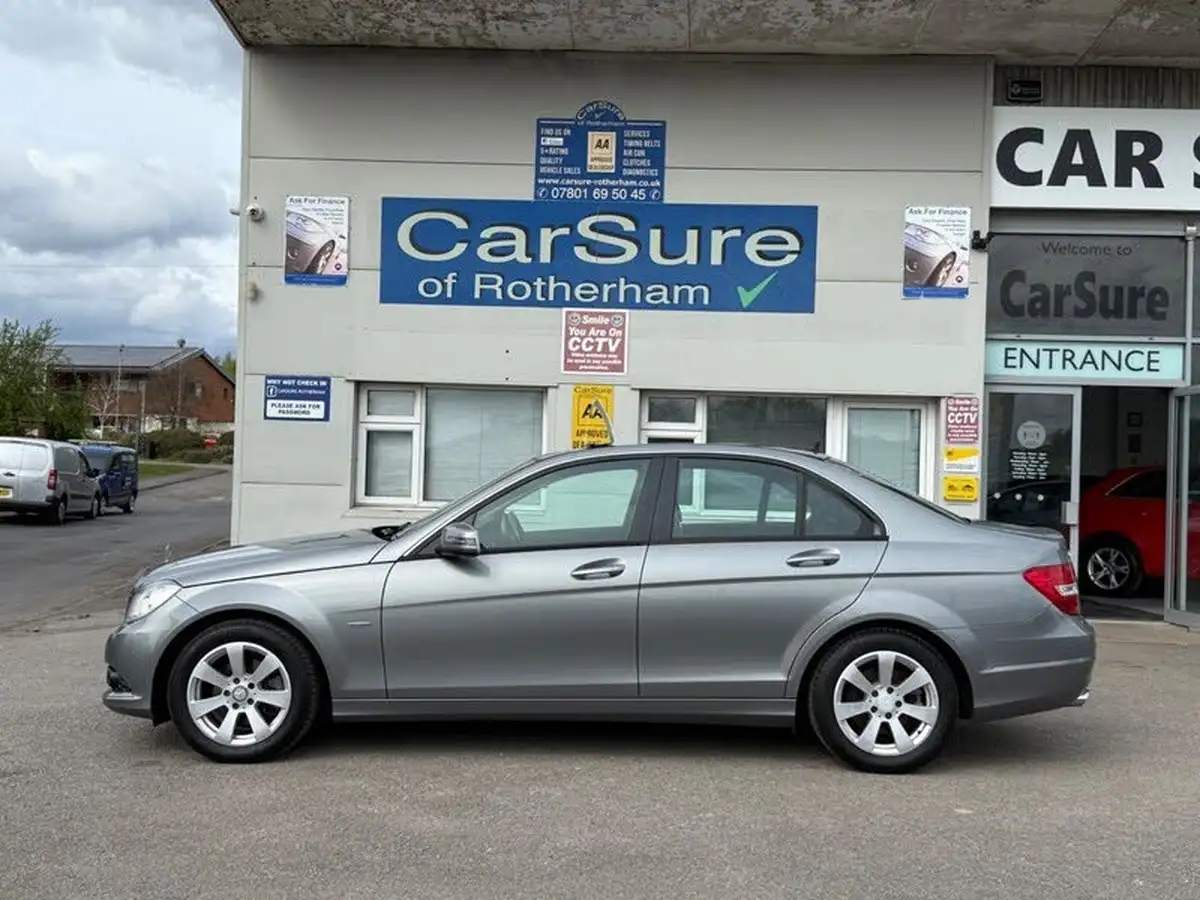 2012-mercedes-benz-c-class-21td-c220-cdi-se-saloon-4d-big-1